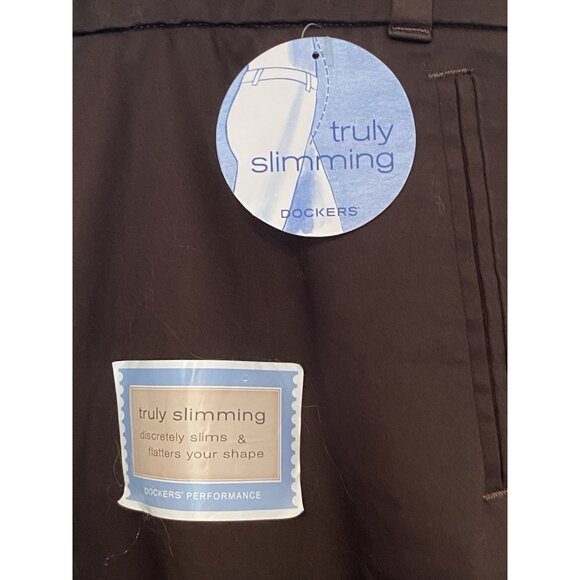Dockers Brown Mid Rise Curvy Capri Pants Women's Size 16 New NWT - Picture 4 of 11